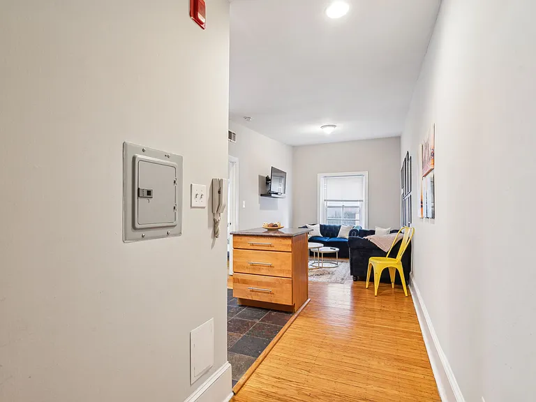 1931 Chestnut St #4 — Photo 7