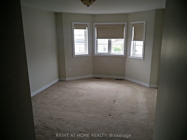39 Daleridge Cres — Photo 10