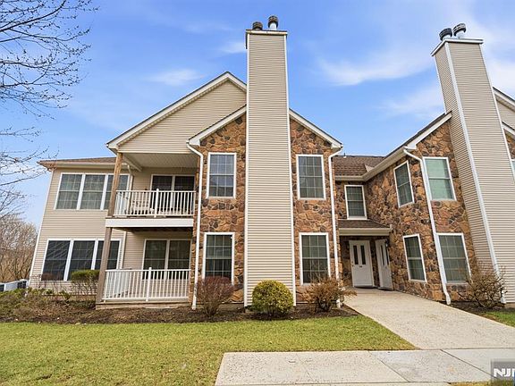 2nd image of 116 Chariot Ct #116