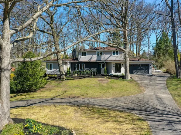 410 Kendry Dr, Bloomfield Hills, MI 48302