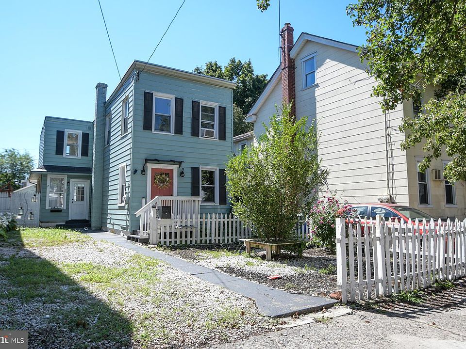 1st image of 370 Beech St