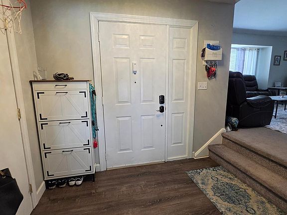 4th image of 18 Peabody Ln