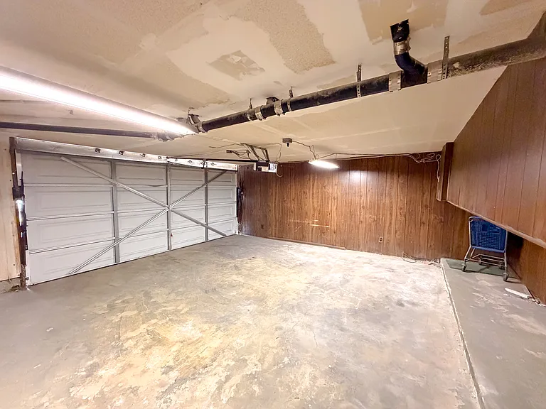 18242 Burbank Blvd #8 — Photo 7