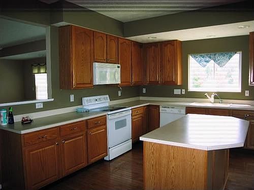 3rd image of 6365 Rosewood Ln