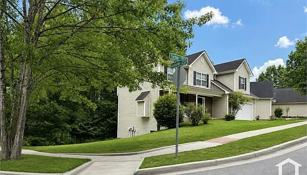 4182 Torbay Dr — Photo 2