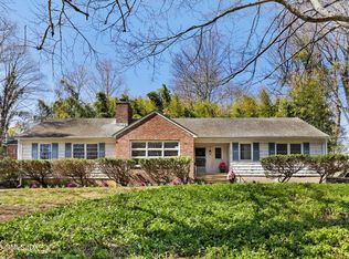420 Valley Rd, Cos Cob, CT 06807