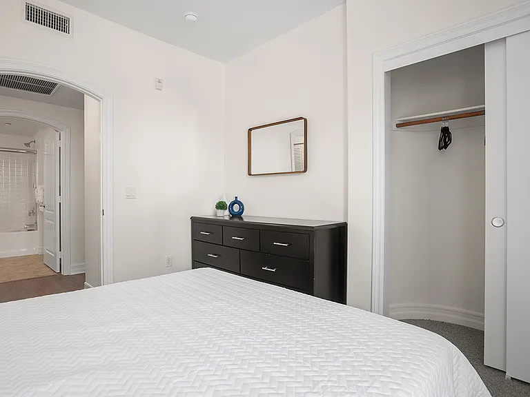 525 11th Ave #1402 — Photo 37