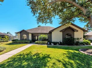 2104 Longleaf Cir, Lakeland, FL 33810