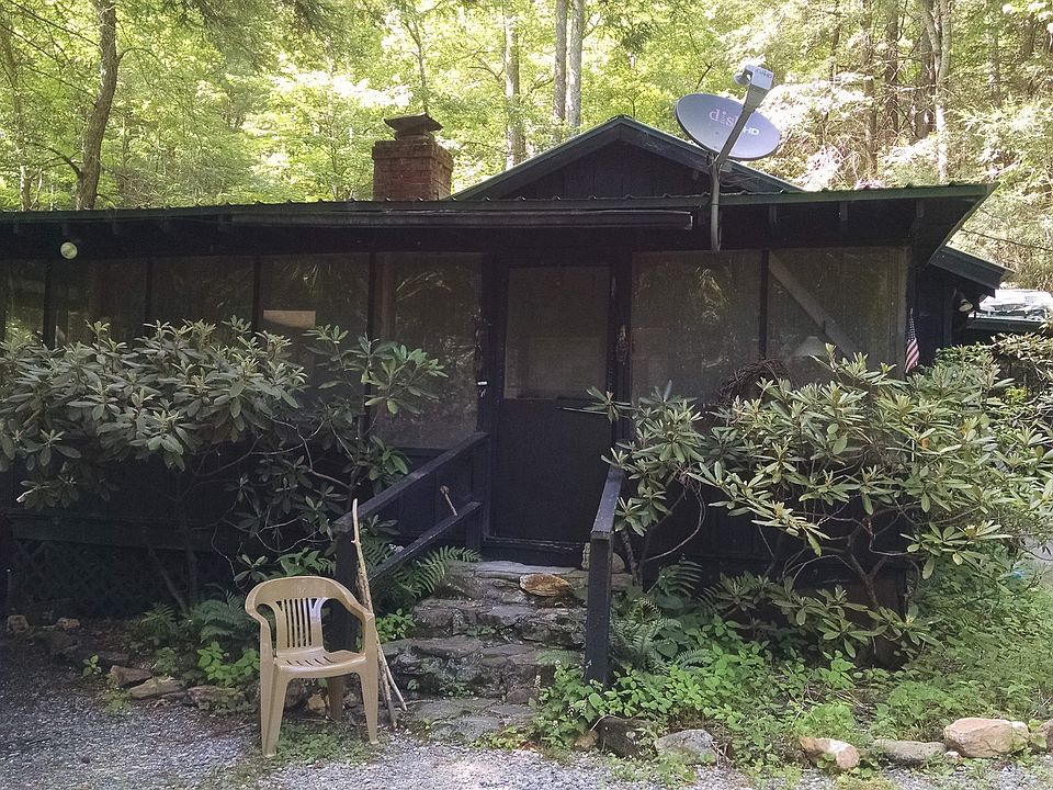 Front Porch/Entrance