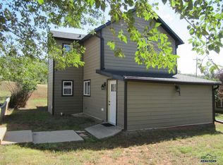 1330 Sherman St, Hot Springs, SD 57747