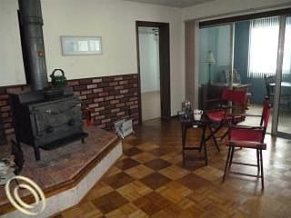 4th image of 8140 E Circle Dr