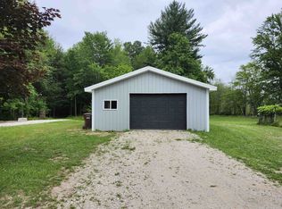 5386 N Eastman Rd, Midland, MI 48642