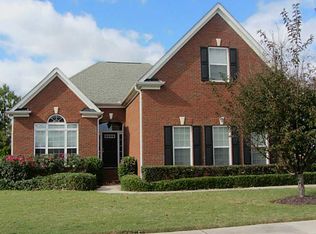 5265 Villa Lake Ct, Suwanee, GA 30024
