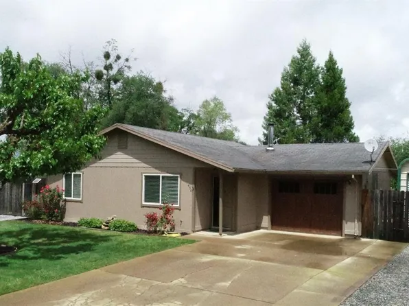 450 Sunlight Dr, Diamond Springs, CA 95619