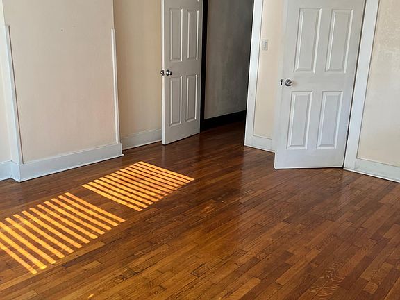 4th image of 353 Kenwood Ave