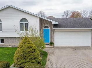 2595 California Ave, Windsor, ON N9E4L6