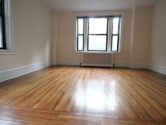 2nd image of 124 W 72nd St APT 5A