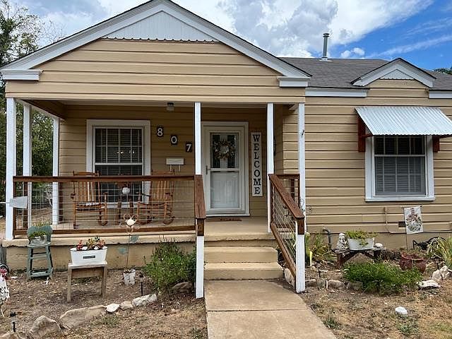 1st image of 807 Poplar Dr
