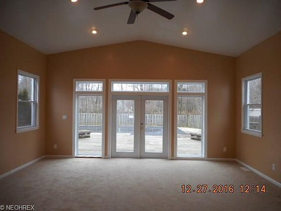 3rd image of 29850 Shaker Blvd