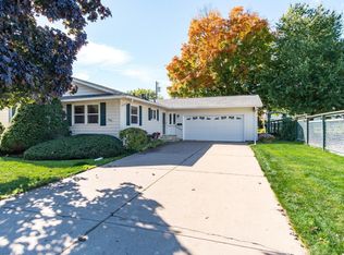 906 Redwood St E, La Crescent, MN 55947