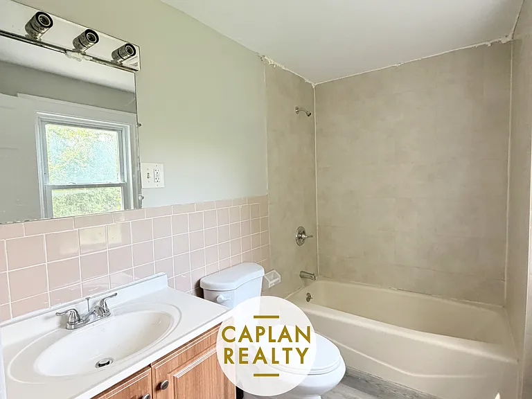 685 Newhall St — Photo 11