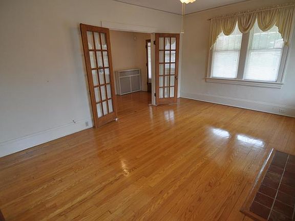 5th image of 120 Huntington Blvd NE