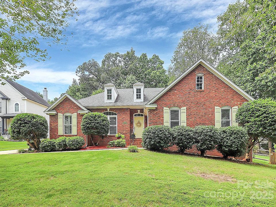 1st image of 207 Chandeleur Dr
