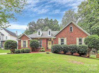 207 Chandeleur Dr, Mooresville, NC 28117