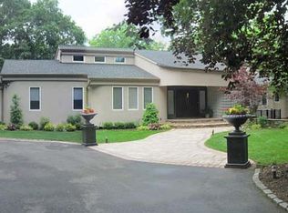 184 Old Westbury Rd, Old Westbury, NY 11568