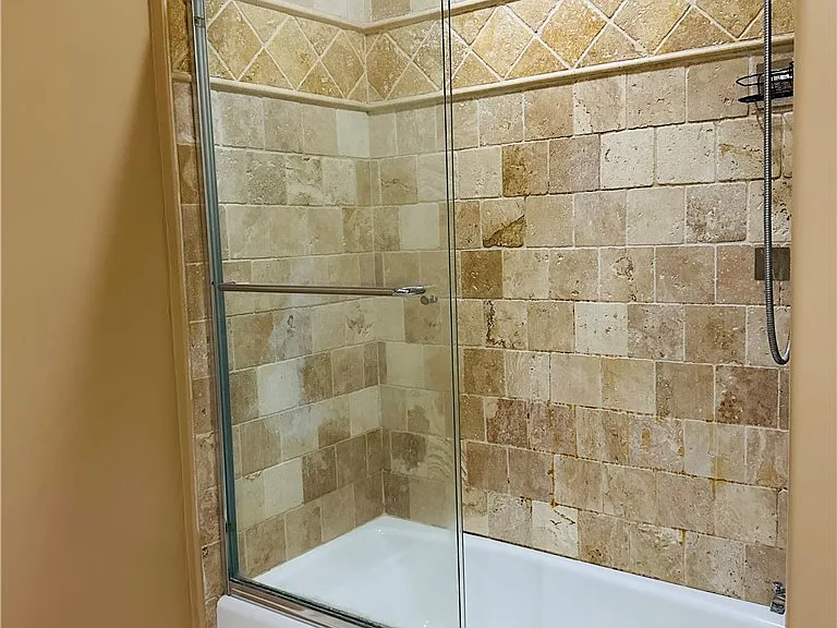 5555 Carpenter Ave #4 — Photo 22