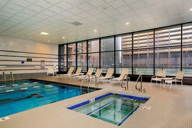 Pool / Hot Tub