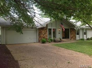 4 Marne Dr, Lake Saint Louis, MO 63367