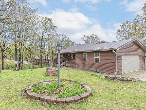 2nd image of 194 Rainbow Ln