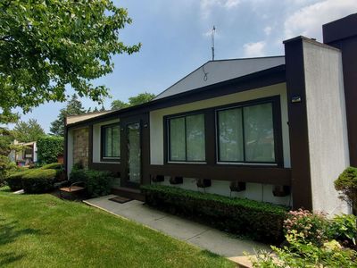 10 Sweetwood Ct, Indian Head Park, IL, 60525