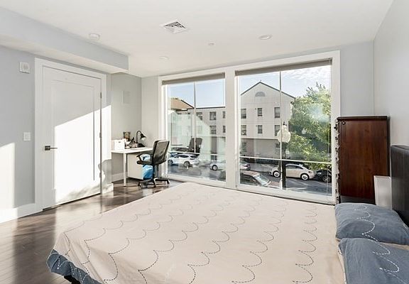 5th image of 150 W Broadway Unit 203