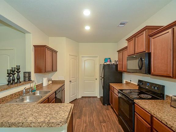 5th image of 2044 Saras Way