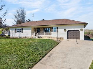 36 Skyline Ave, Stuarts Draft, VA 24477