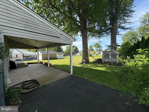 3rd image of 804 Highland Rd