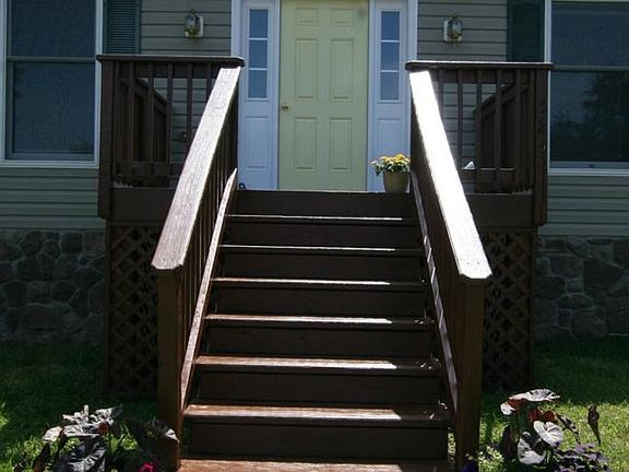 2nd image of 525 Sleigh Dr