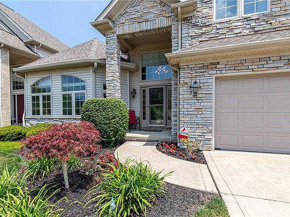 2nd image of 425 Augustus Dr