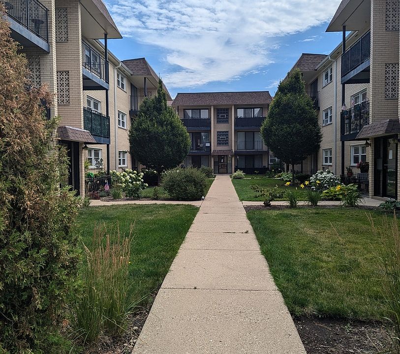 1st image of 6553 N Harlem Ave APT 3E