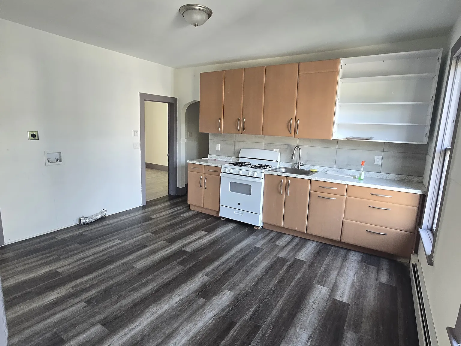 4 bed, $1,600 — Photo 3