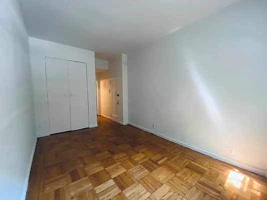 Rented by Bond New York | media 10