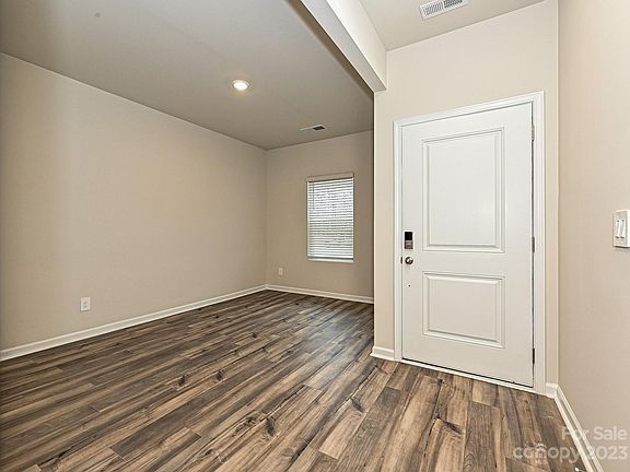 2nd image of 1621 Baymont Ct