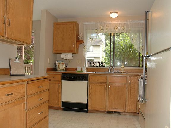 5th image of 8609 NE 142nd St