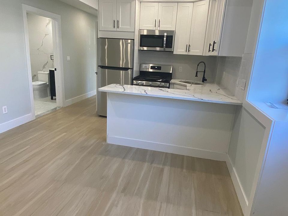 1st image of 26-02 Ditmars Blvd Floor 1