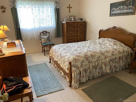 5th image of 20664 Birch Meadow Dr #160