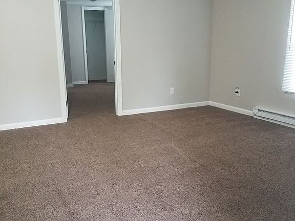 5th image of 3030 6th Ave E