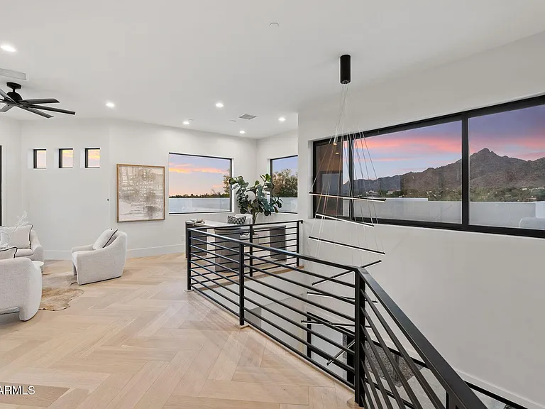 3135 E Palo Verde Dr — Photo 23
