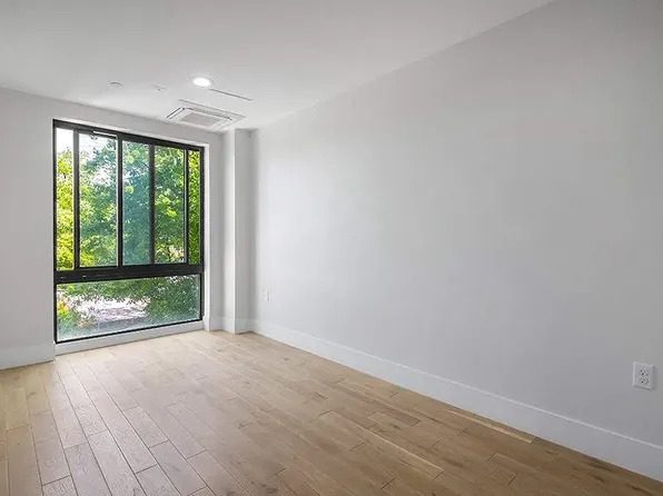 27-05 41st Avenue image 5 of 9